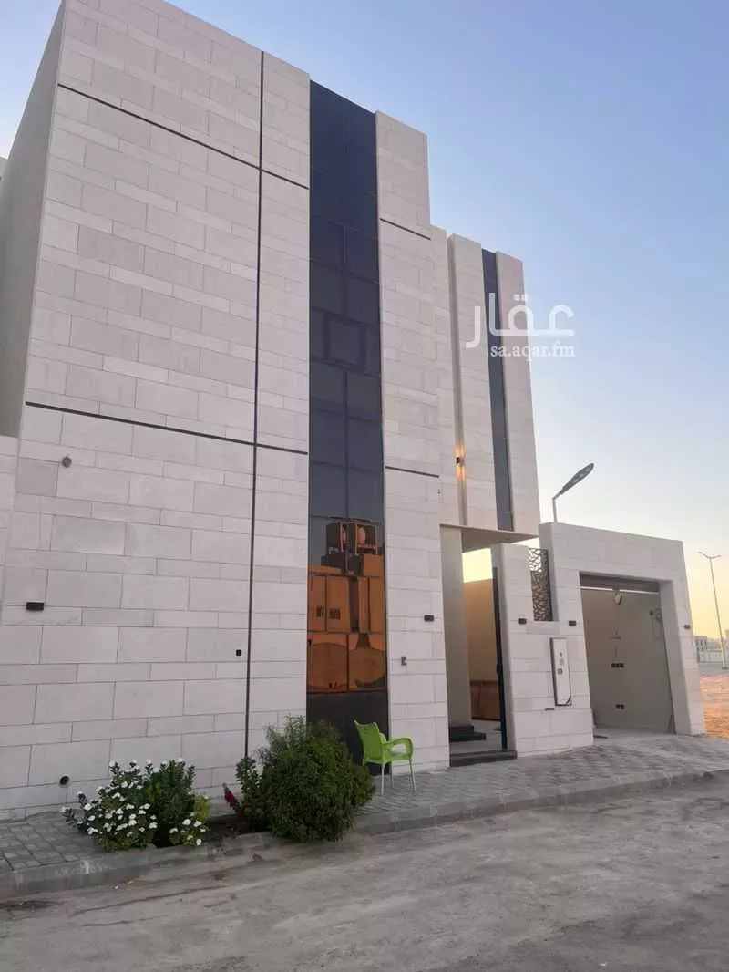 فيلا للبيع في شارع القاسم النويري, حي المهدية, مدينة الرياض, منطقة الرياض 1 صورة