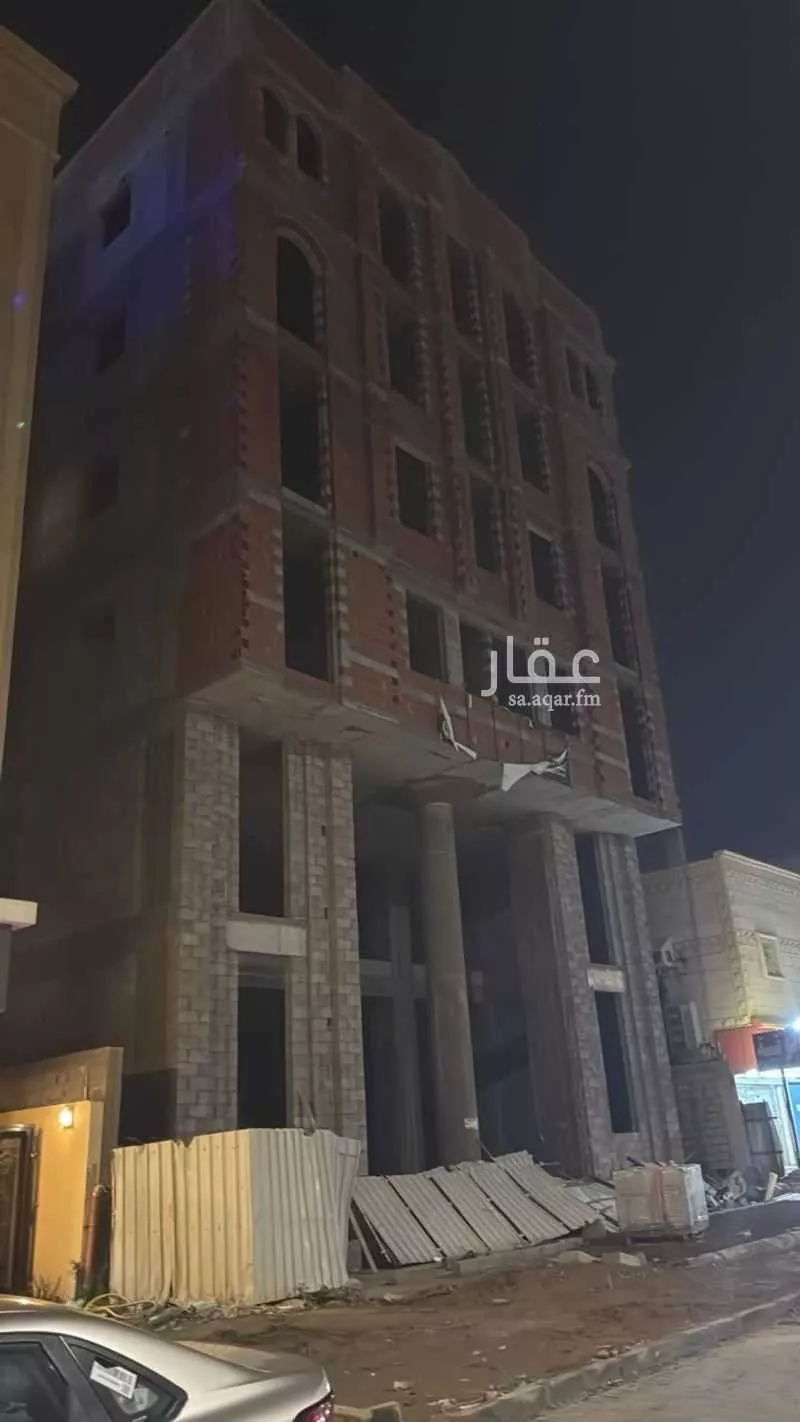 عمارة للبيع في شارع طريق الملك فيصل الفرعي, حي السويس 1, مدينة جازان, منطقة جازان 1 صورة