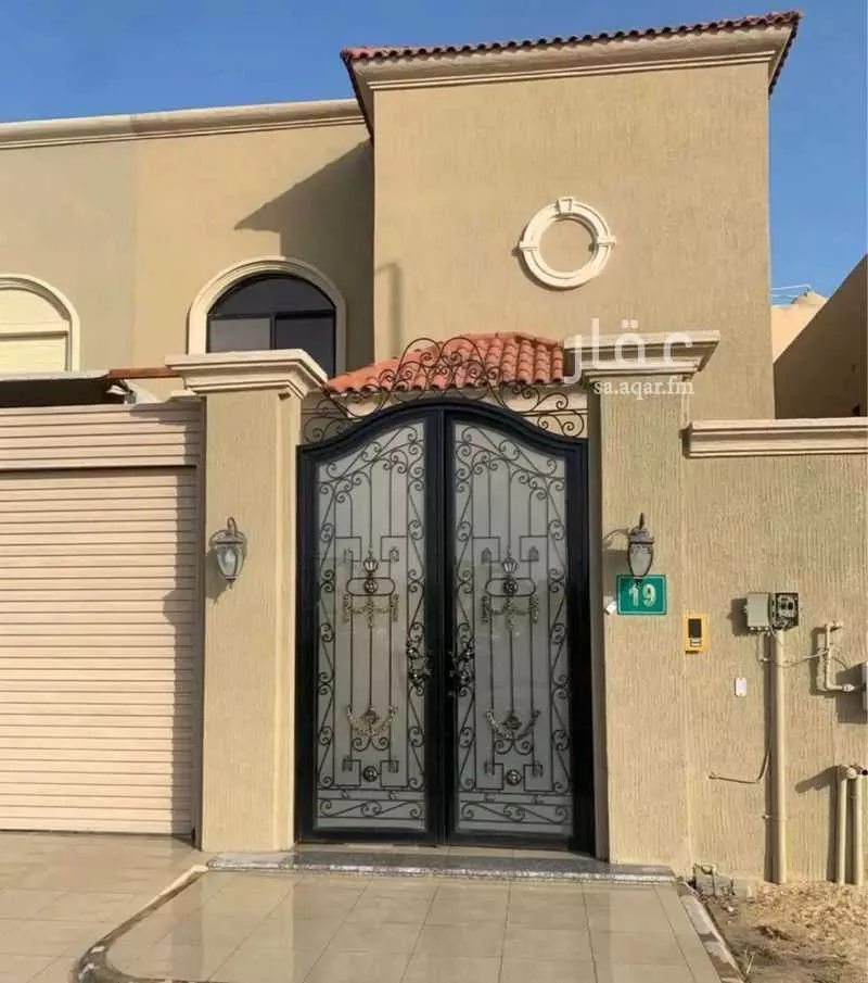 فيلا للإيجار في شارع المغيره بن الاخنس, حي التحلية, مدينة الخبر, المنطقة الشرقية 1 صورة