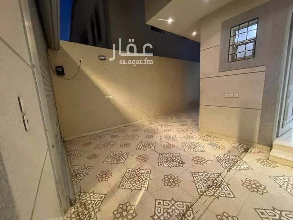 فيلا للبيع في شارع السدي, حي المهدية, مدينة الرياض, منطقة الرياض 1 صورة