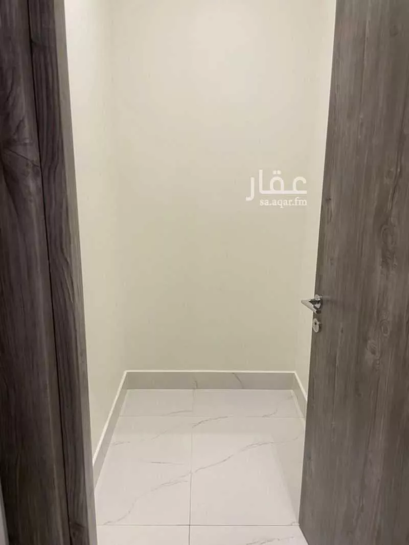 شقة للبيع في شارع أبي العوالي الكناني, حي الصواري, مدينة جدة, منطقة مكة المكرمة 1 صورة