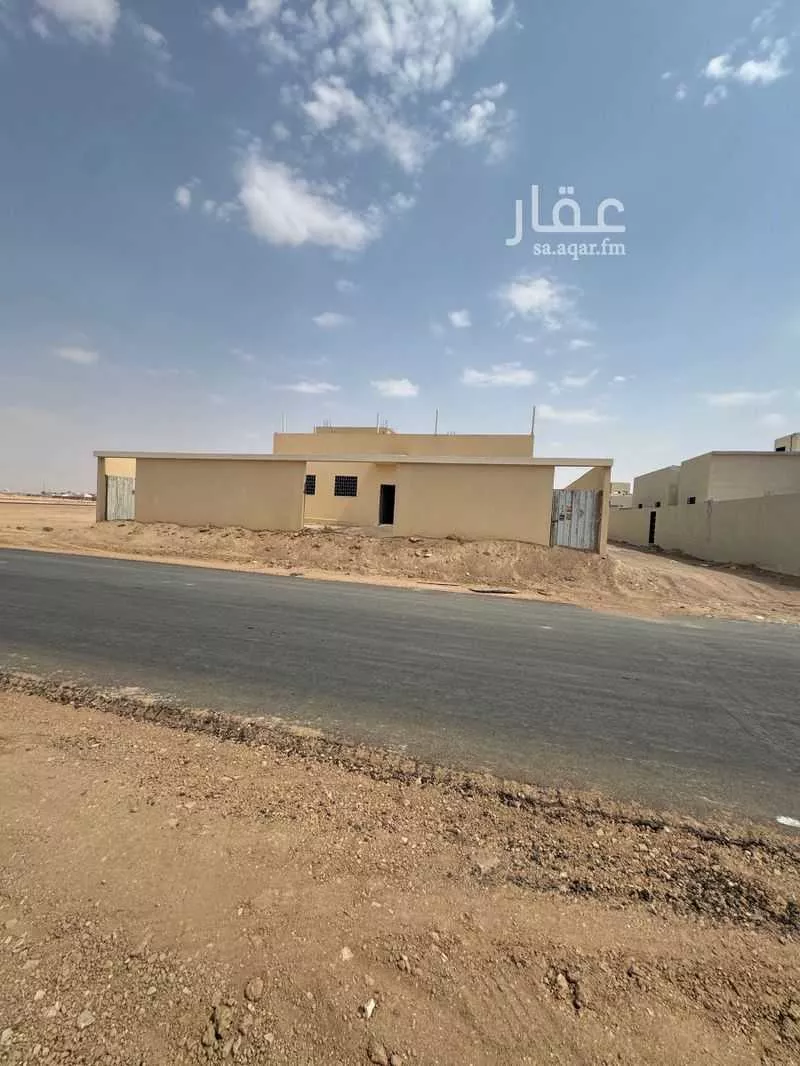 دور للبيع في شارع 1051 مخطط رقم 27 ، القويعية ، القويعية 1 صورة
