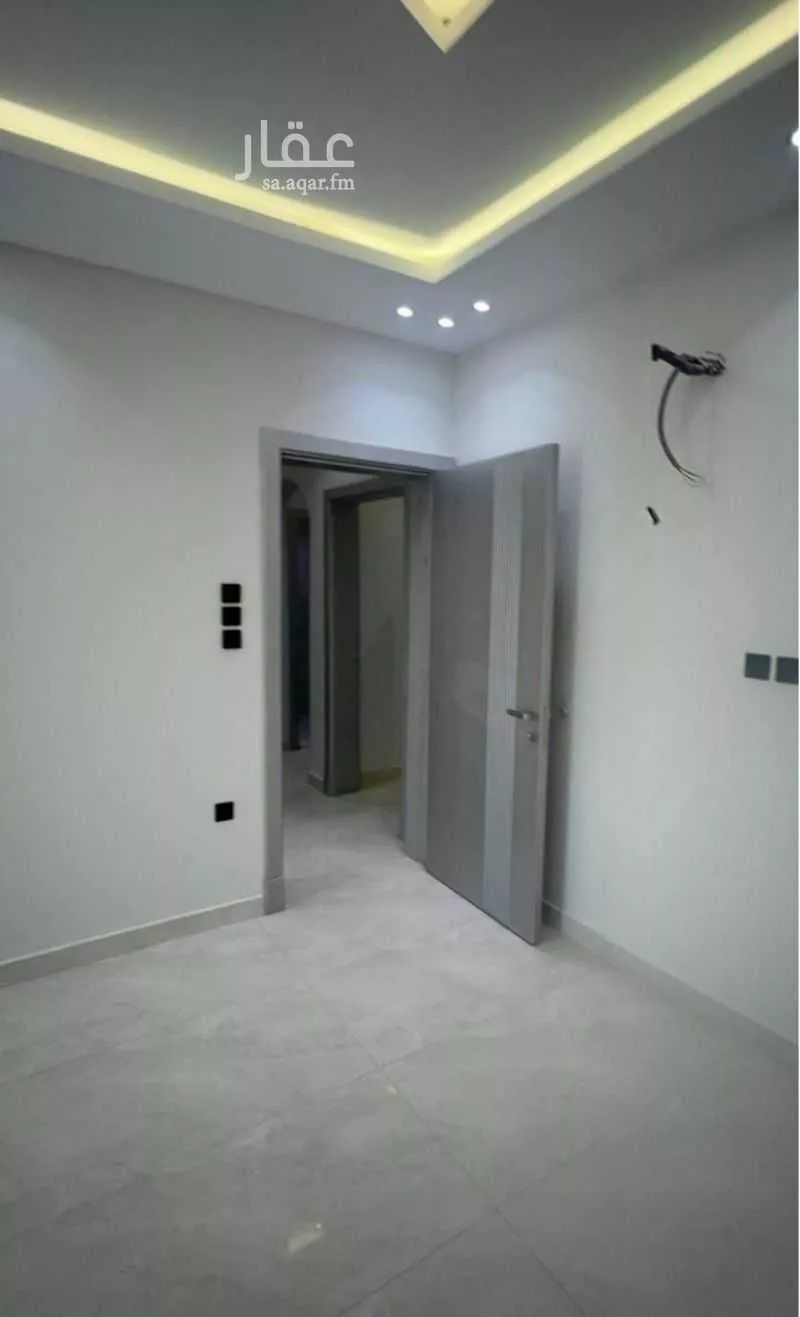 فيلا للبيع في شارع عبدالله ابن ابي ميسرة ، حي المطار ، المدينة المنورة ، منطقة المدينة المنورة 1 صورة