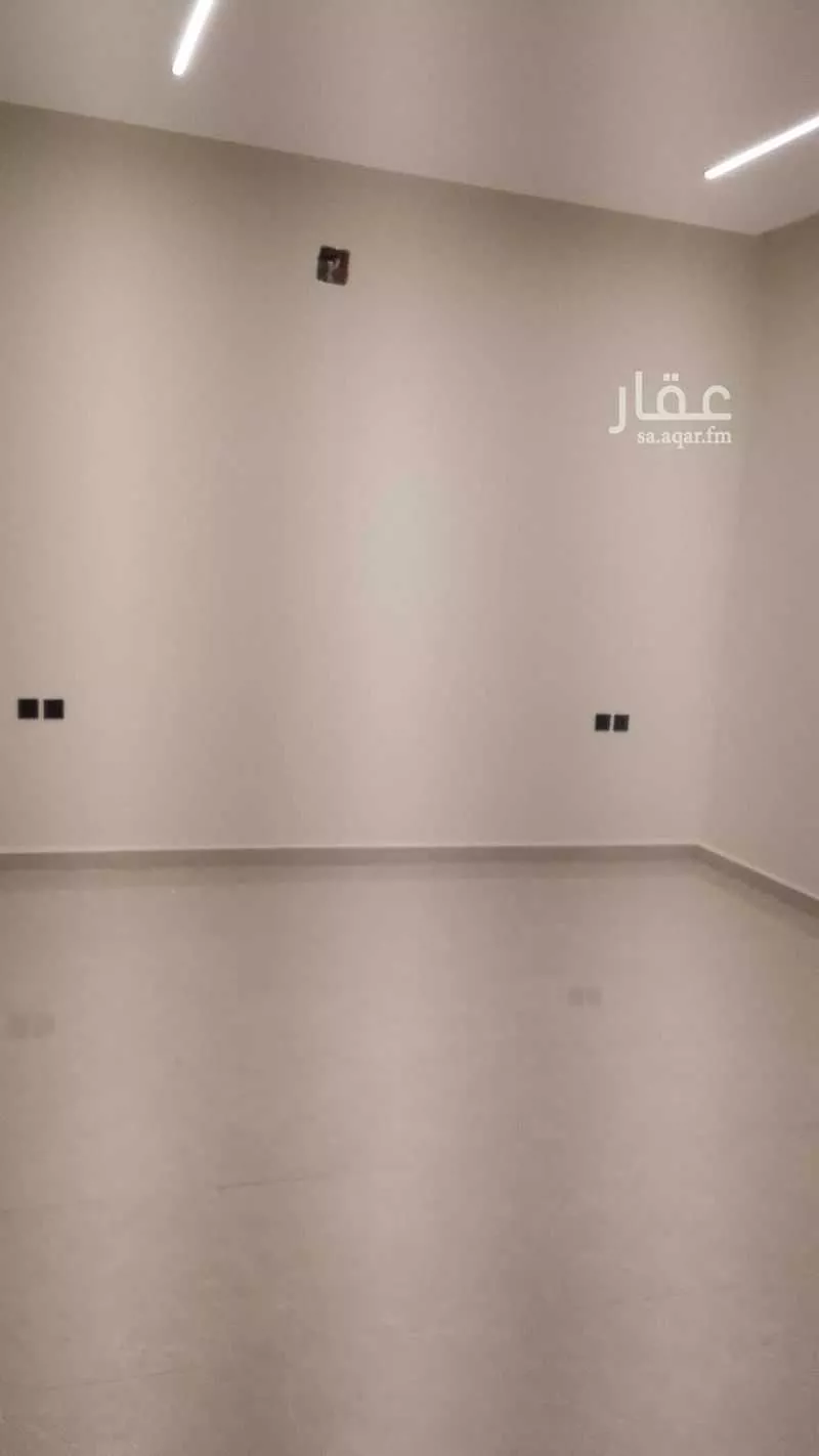 فيلا للبيع في شارع القاضي المري, حي بدر, مدينة الرياض, منطقة الرياض 1 صورة