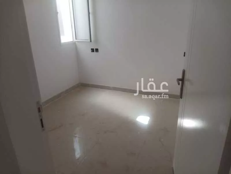 عمارة للإيجار في شارع عبدالقادر الجزائري, حي الدار البيضاء, مدينة الرياض, منطقة الرياض 1 صورة