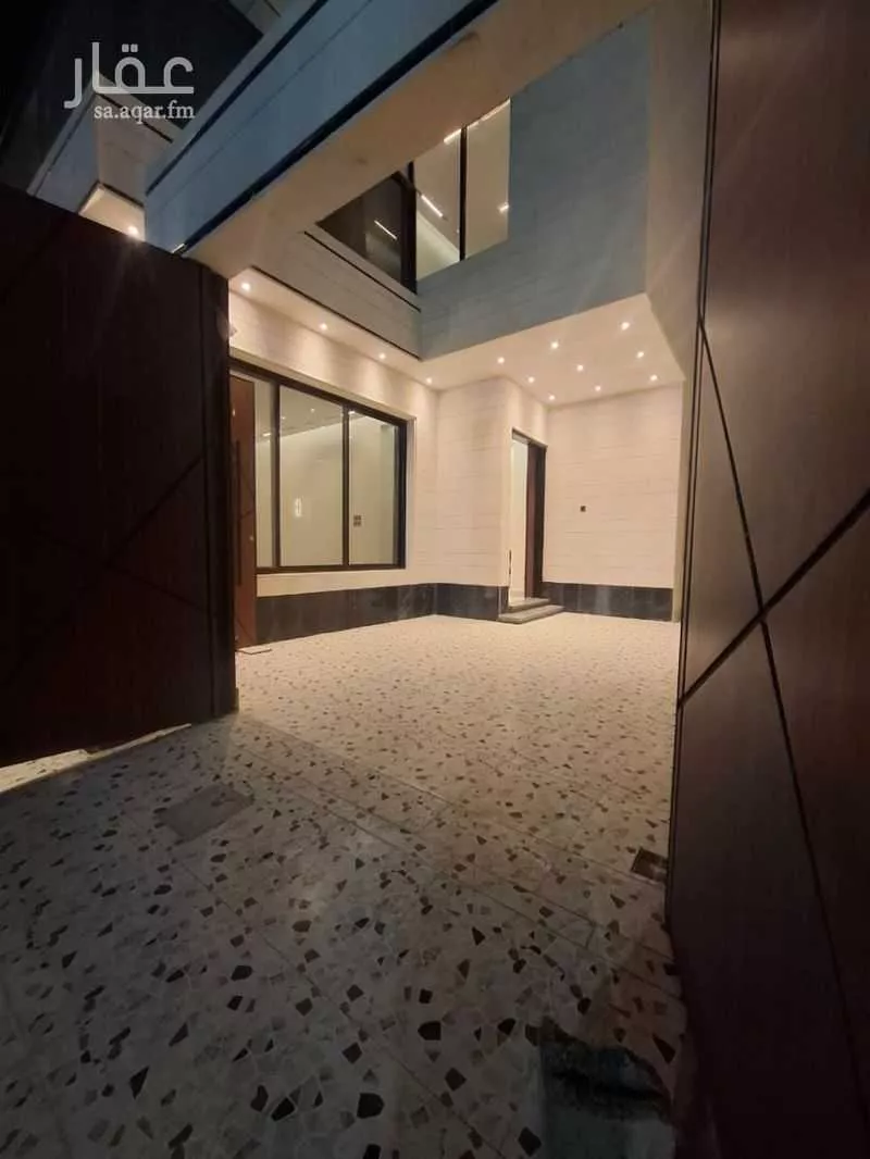 فيلا للبيع في شارع قيس بن الملوح, حي الرمال, مدينة الرياض, منطقة الرياض 1 صورة