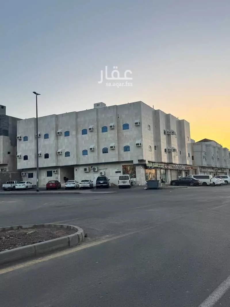 عمارة للبيع في شارع معاذ بن الحارث الخزرجى, حي أبوبريقاء, مدينة المدينة المنورة, منطقة المدينة المنورة 1 صورة