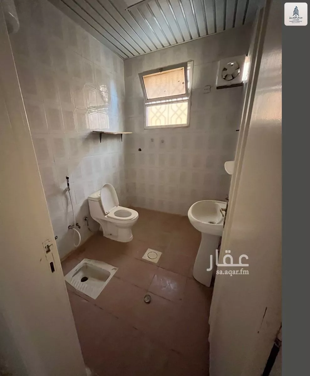 فيلا للبيع في شارع جبل الأرام, حي شبرا, مدينة الرياض, منطقة الرياض 1 صورة