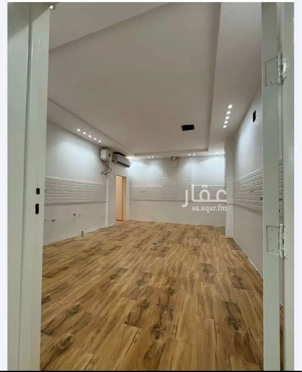 فيلا للبيع في شارع عبيد بن رافع, حي الرمال, مدينة الرياض, منطقة الرياض 1 صورة