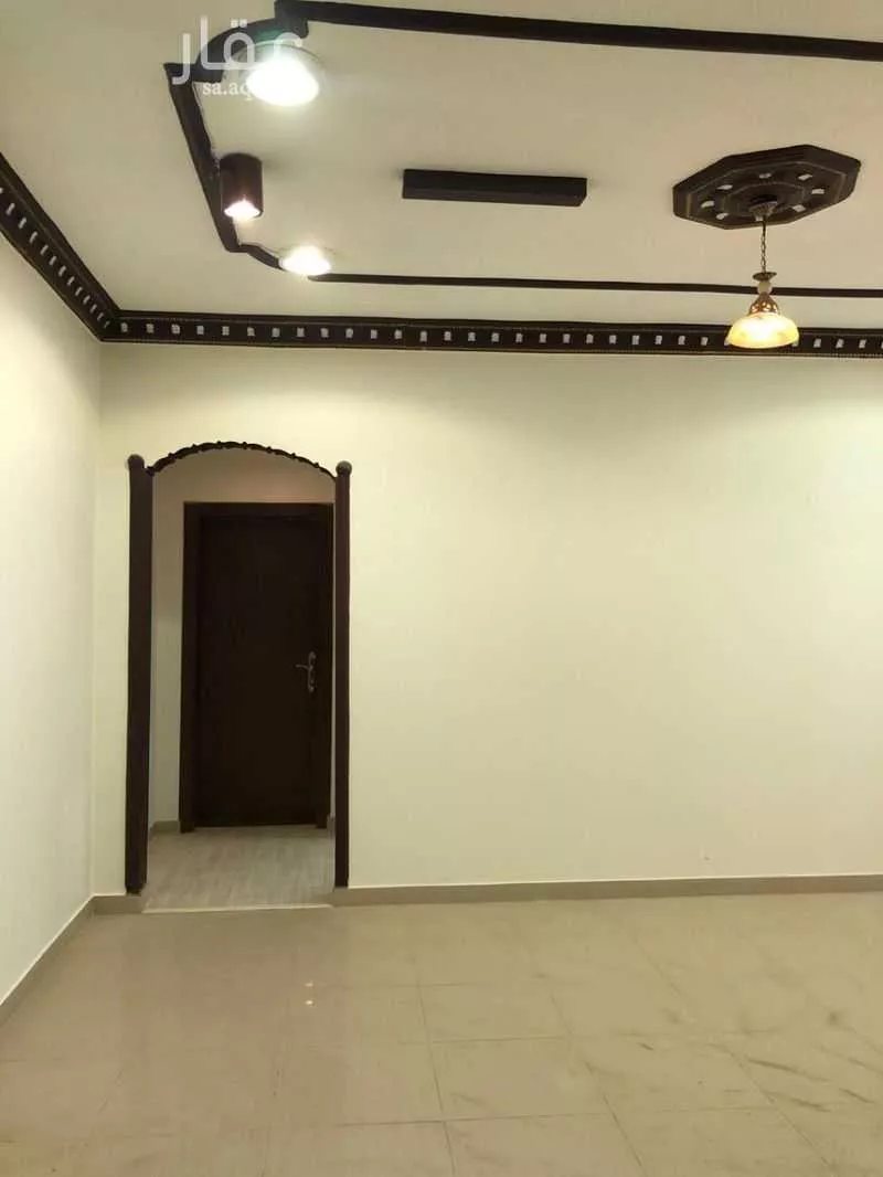 مكتب تجاري للإيجار في شارع الطائف, حي ظهرة لبن, مدينة الرياض, منطقة الرياض 1 صورة