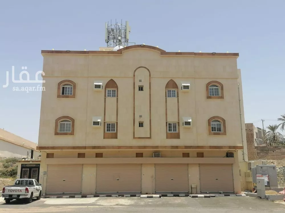 عمارة للبيع في شارع زينب بنت مصعب بن عمير, حي شظاة, مدينة المدينه المنوره, منطقة المدينة المنورة 1 صورة