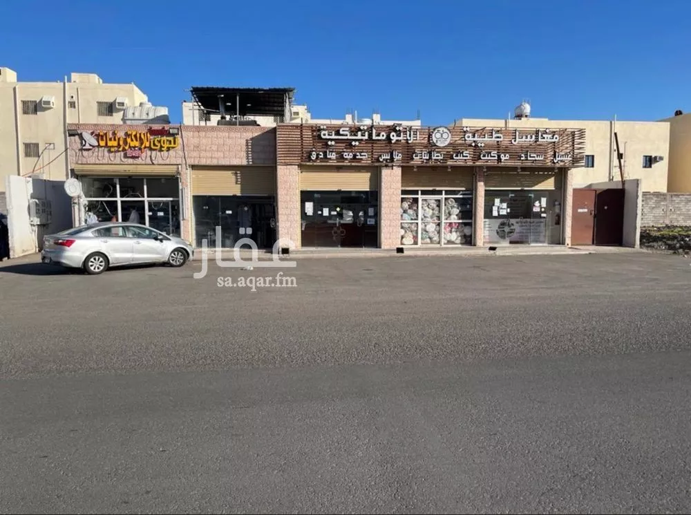 محل للبيع في شارع خالد ابن عقبة القرشي, حي الملك فهد, مدينة المدينة المنورة, منطقة المدينة المنورة 1 صورة