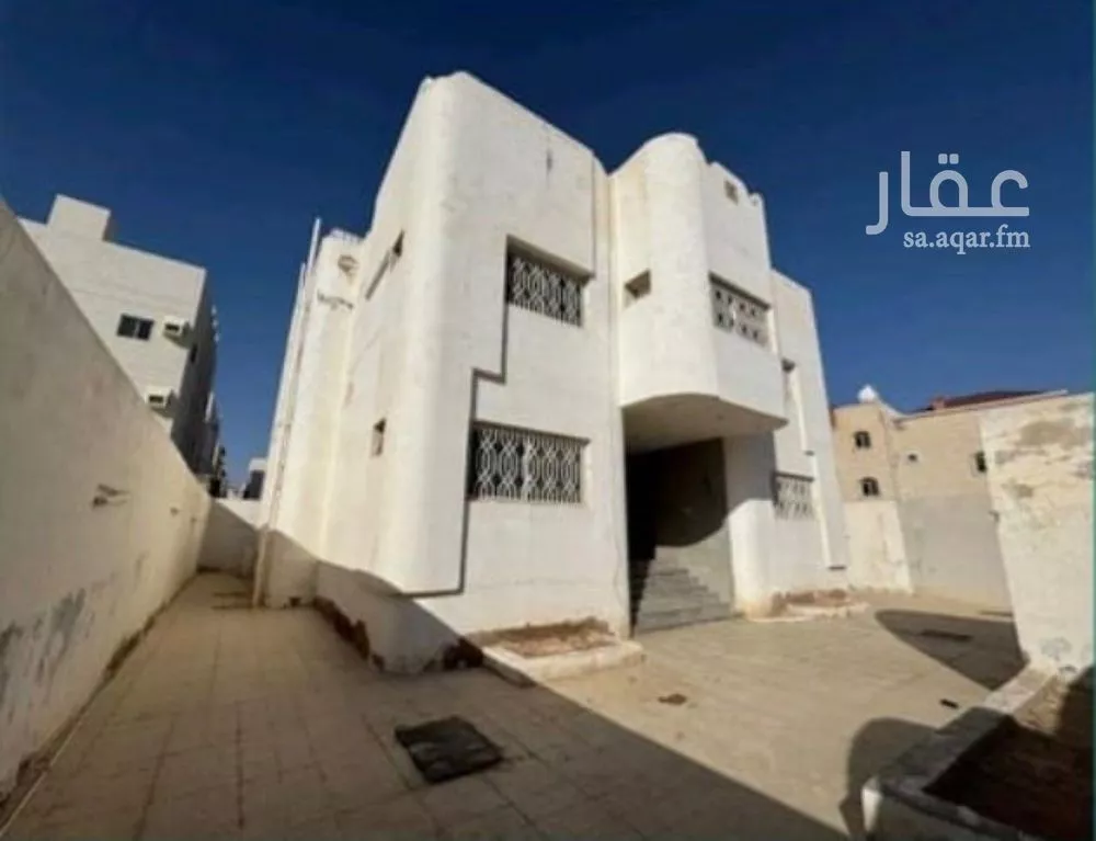 فيلا للبيع في شارع الحسين ابن مطير, حي جشم, مدينة المدينة المنورة, منطقة المدينة المنورة 1 صورة