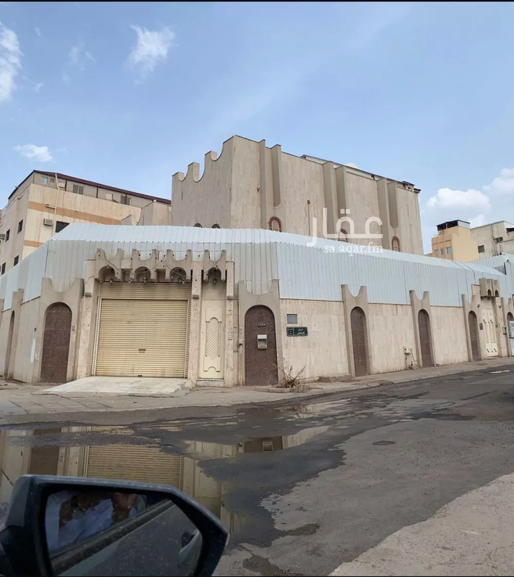 فيلا للبيع في شارع خوات ابن جبير الانصاري, حي العريض, مدينة المدينة المنورة, منطقة المدينة المنورة 1 صورة