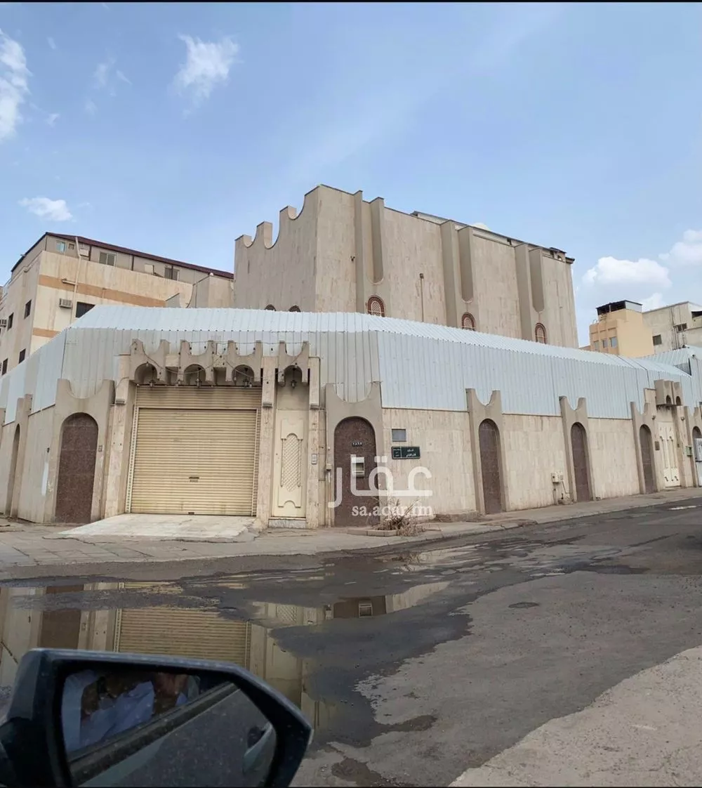 فيلا للبيع في شارع خوات ابن جبير الانصاري, حي العريض, مدينة المدينة المنورة, منطقة المدينة المنورة 1 صورة