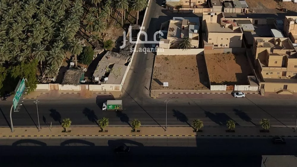 أرض للبيع في شارع طريق الملك عبدالعزيز, حي الصالحية, مدينة عنيزة, منطقة القصيم 1 صورة