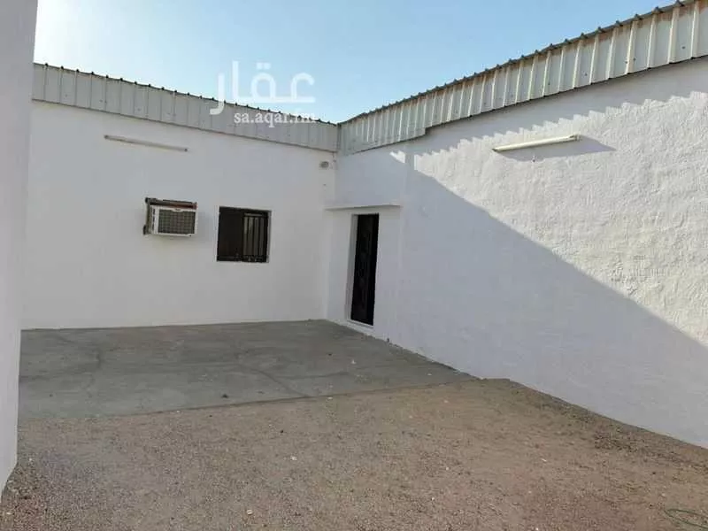 دور للبيع في شارع ج6 15, حي صلاصل, مدينة بقيق, المنطقة الشرقية 1 صورة