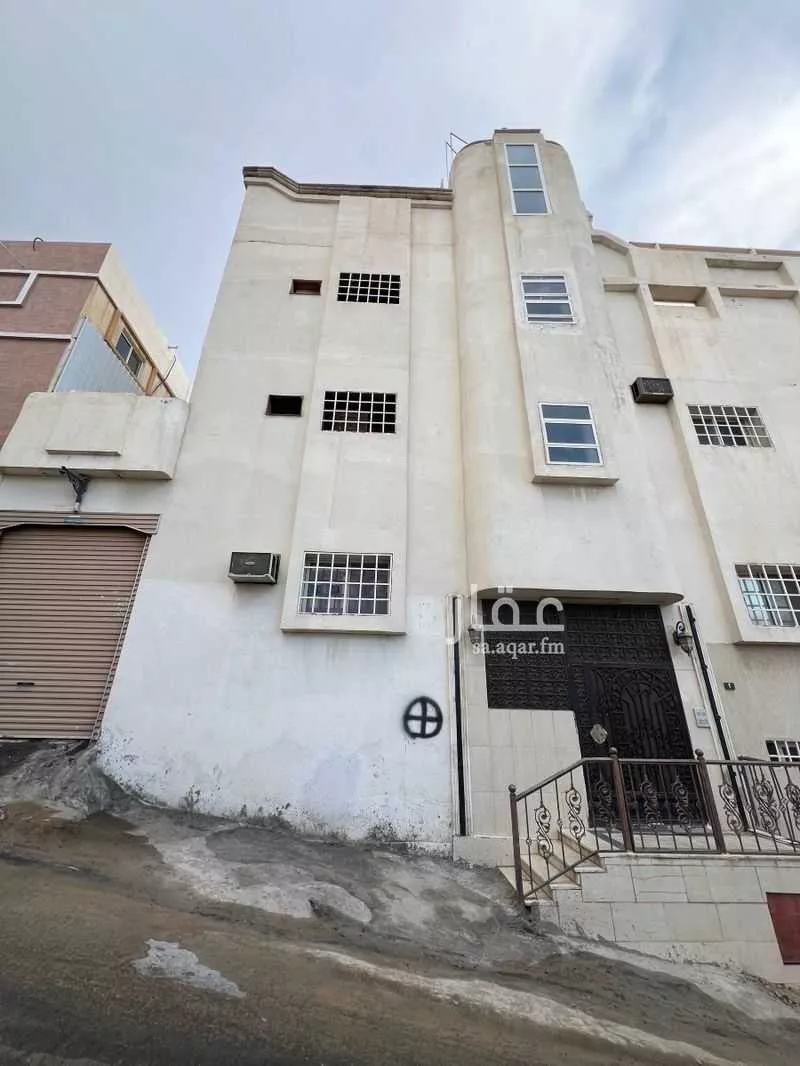 عمارة للبيع في شارع ابان بن تغلب, حي الصيانة, مدينة امارة منطقة مكة المكرمة - الطائف, منطقة مكة المكرمة 1 صورة