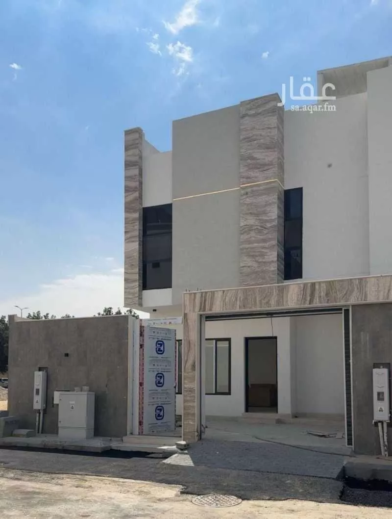 فيلا للإيجار في شارع اروى بنت ربيعه الهاشمي, حي العزيزية الثاني, مدينة الاحساء, المنطقة الشرقية 1 صورة