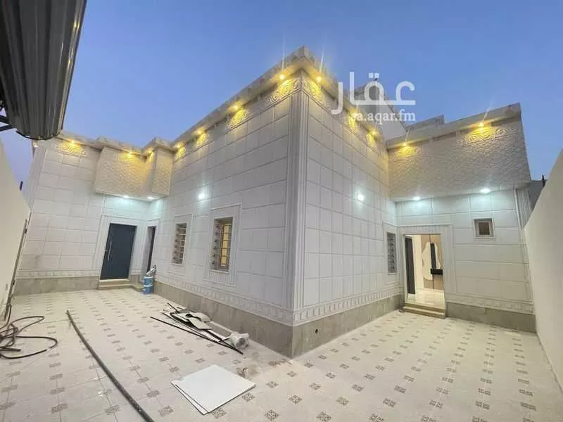 عمارة للبيع في شارع سعيد بن قيس, حي اليرموك, مدينة حفر الباطن, المنطقة الشرقية 1 صورة