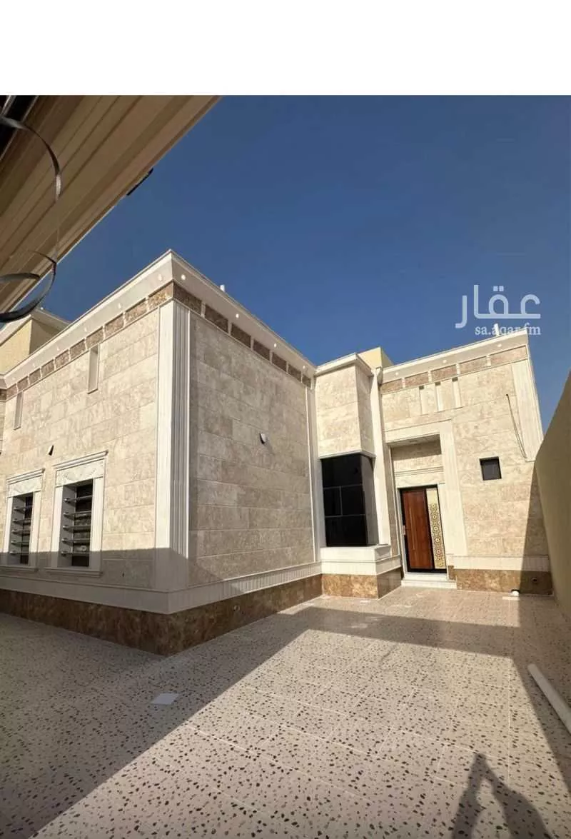 عمارة للبيع في شارع اليرموك 160, حي اليرموك, مدينة حفر الباطن, المنطقة الشرقية 1 صورة