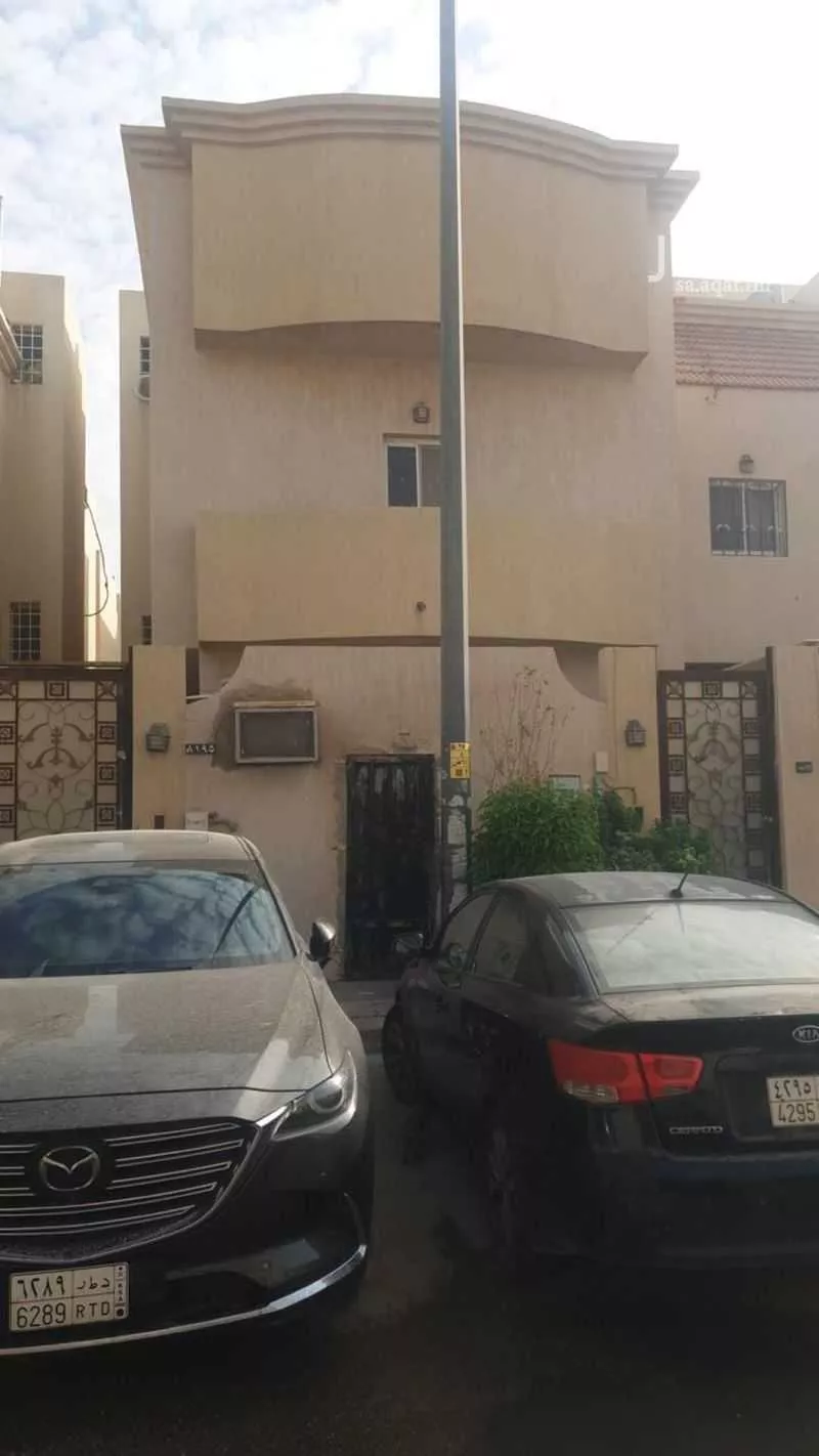 فيلا للبيع في شارع الفرش, حي إشبيلية, مدينة الرياض, منطقة الرياض 1 صورة