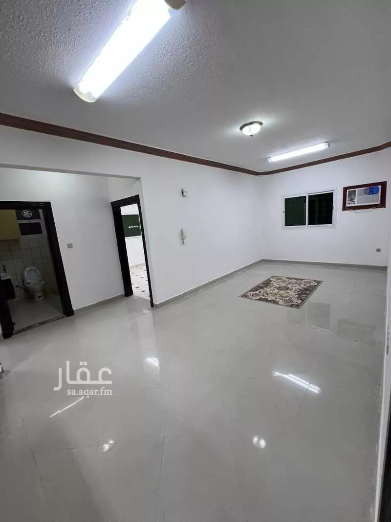 شقة للإيجار في شارع الديوان, حي العزيزية, مدينة الرياض, منطقة الرياض 1 صورة