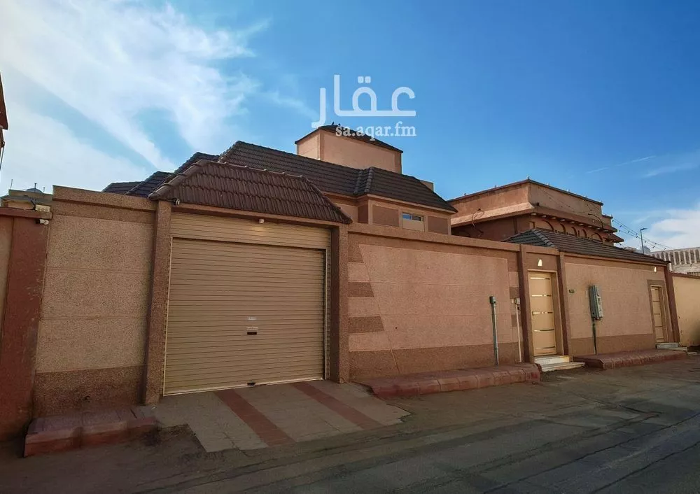 فيلا للبيع في شارع محمد بن الحداد ، حي النقع الغربية ، بريدة ، بريدة 1 صورة