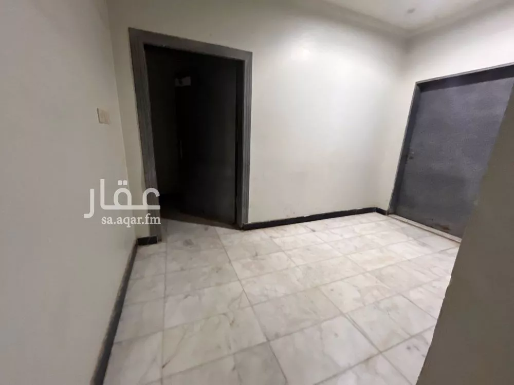 عمارة للإيجار في شارع عبدالله الخزرجي, حي العارض, مدينة الرياض, منطقة الرياض 1 صورة