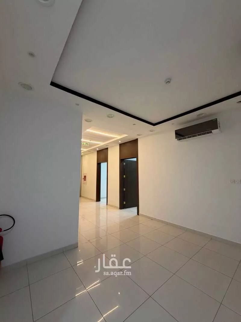 مكتب تجاري للإيجار في شارع الامام عبدالله بن سعود بن عبدالعزيز الفرعى, حي اليرموك, مدينة الرياض, منطقة الرياض 1 صورة