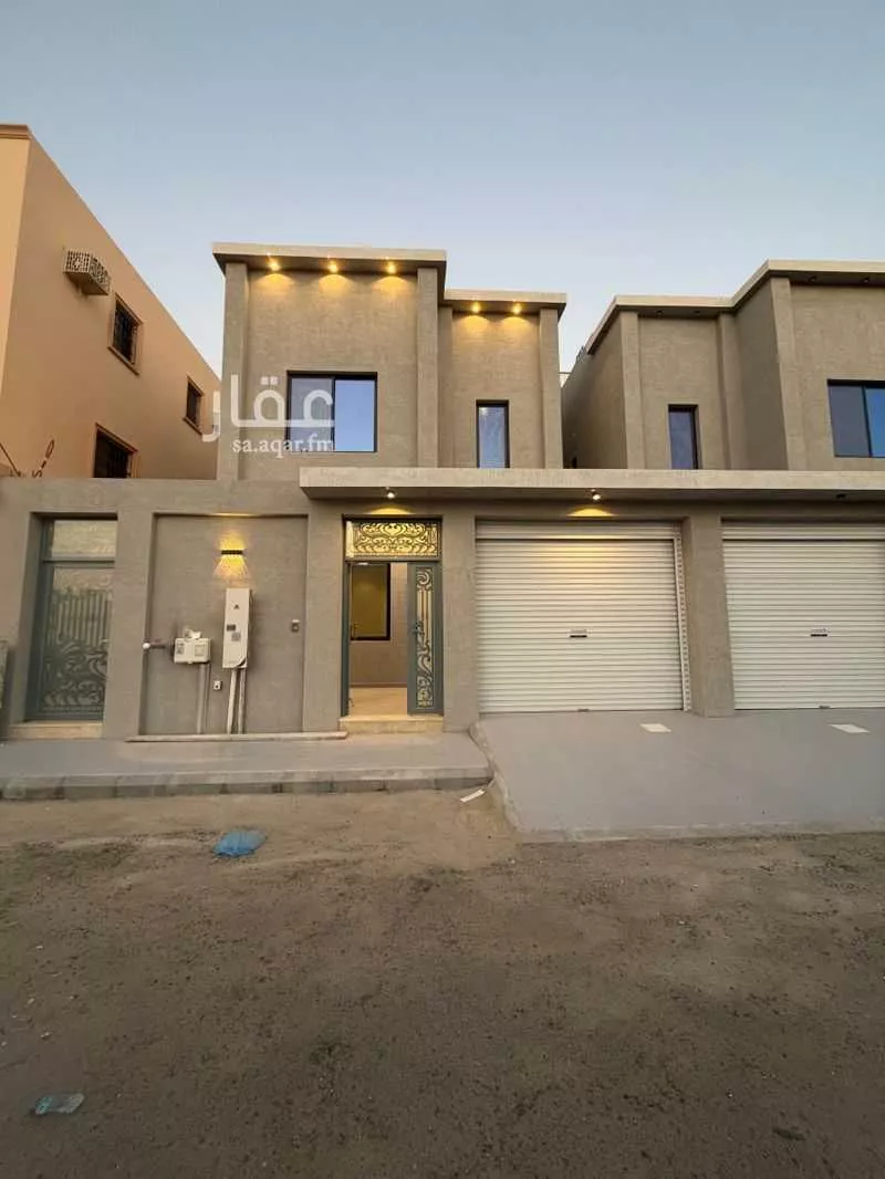 فيلا للبيع في حي ضاحية الملك فهد, مدينة الدمام, المنطقة الشرقية 1 صورة