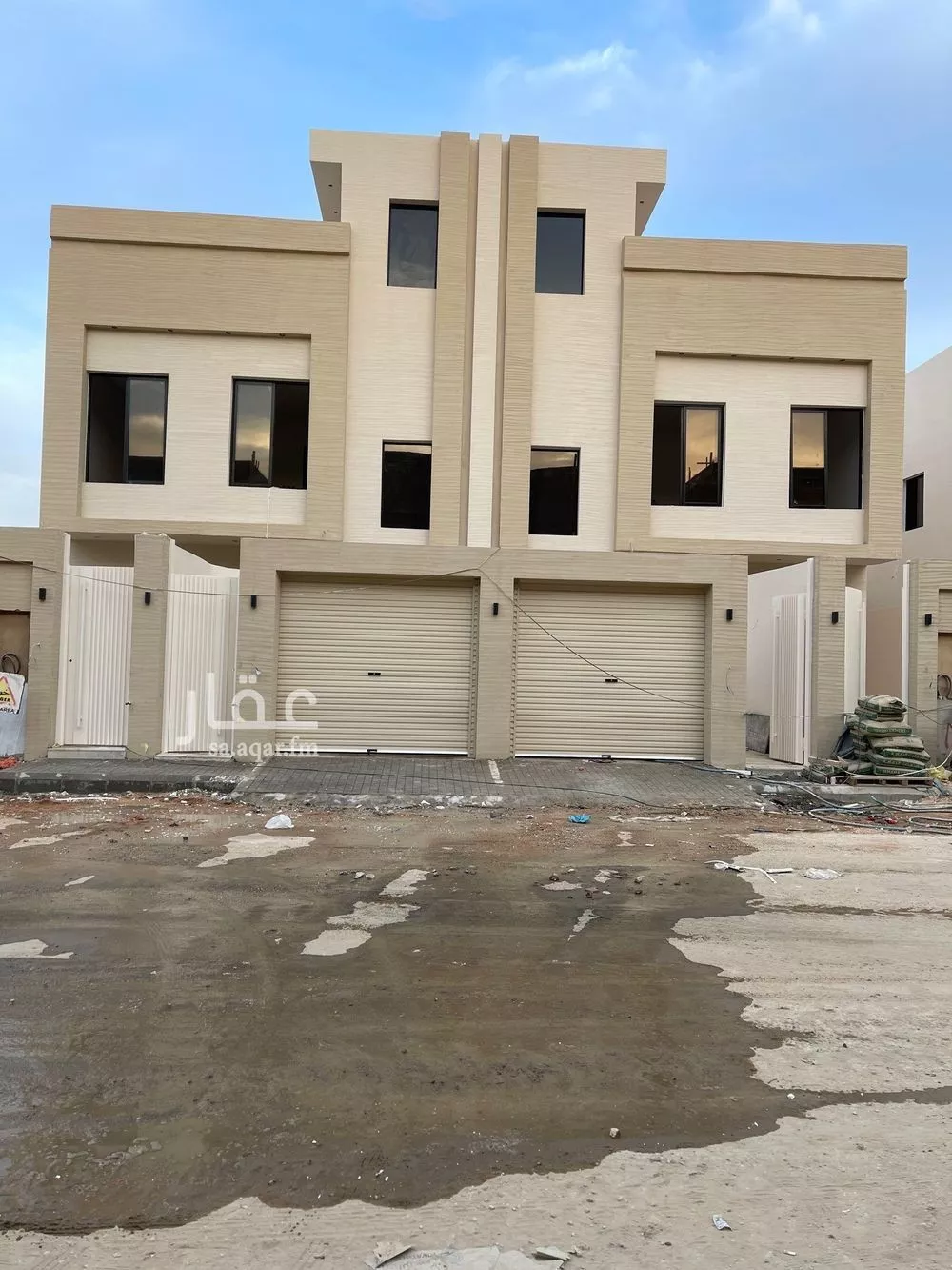 دور للبيع في شارع المغيره بن نوفل, حي عكاظ, مدينة الرياض, منطقة الرياض 1 صورة