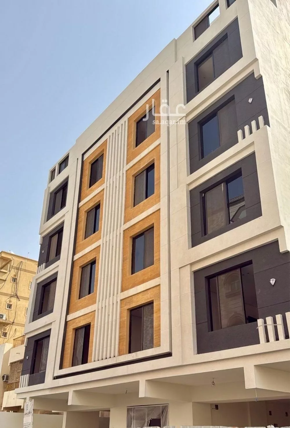 عمارة للبيع في شارع ابن الوكيل, حي الفيصلية, مدينة جدة, منطقة مكة المكرمة 1 صورة