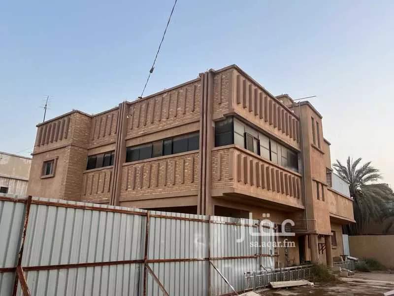 فيلا للبيع في شارع عبدالله بن النعمان, حي الشفاء, مدينة عنيزه, منطقة القصيم 1 صورة