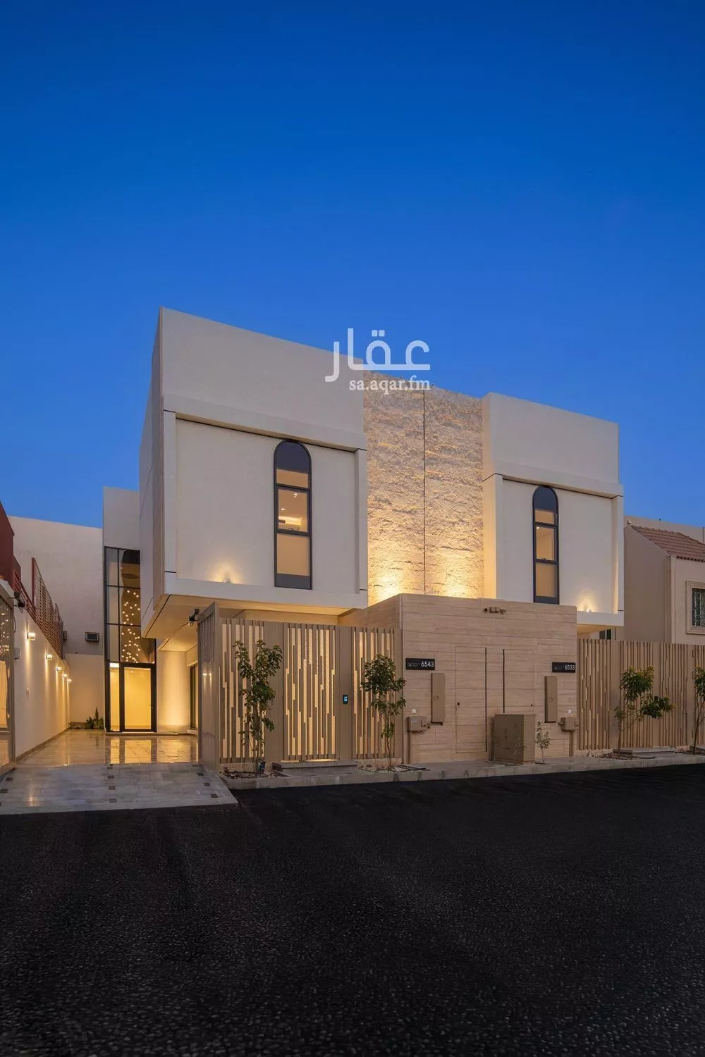 فيلا للبيع في شارع الغدير الأحمر, حي المروج, مدينة الرياض, منطقة الرياض 1 صورة