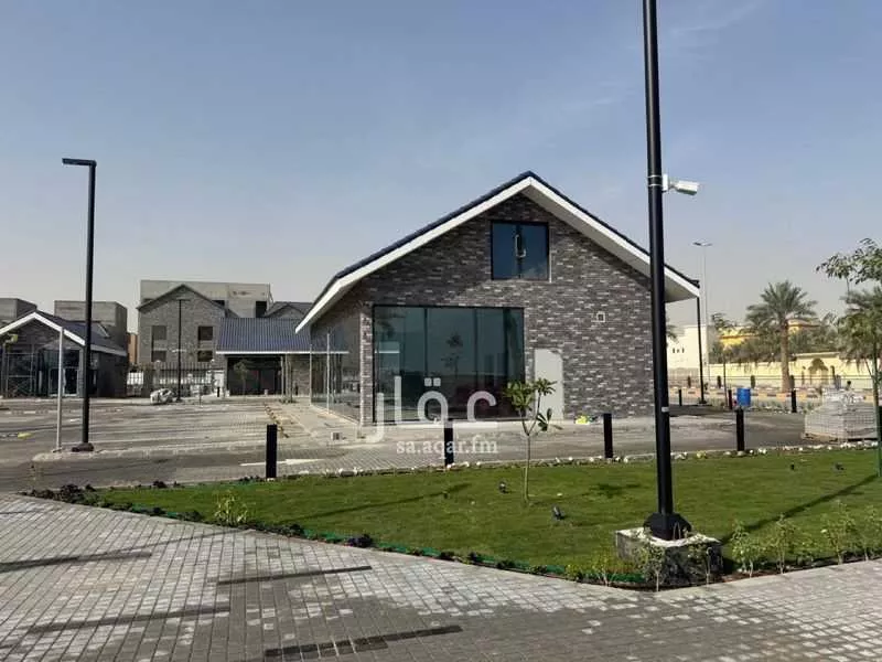 محل للإيجار في شارع الملك فهد بن عبدالعزيز سعود, حي التحلية, مدينة الخبر, المنطقة الشرقية 1 صورة