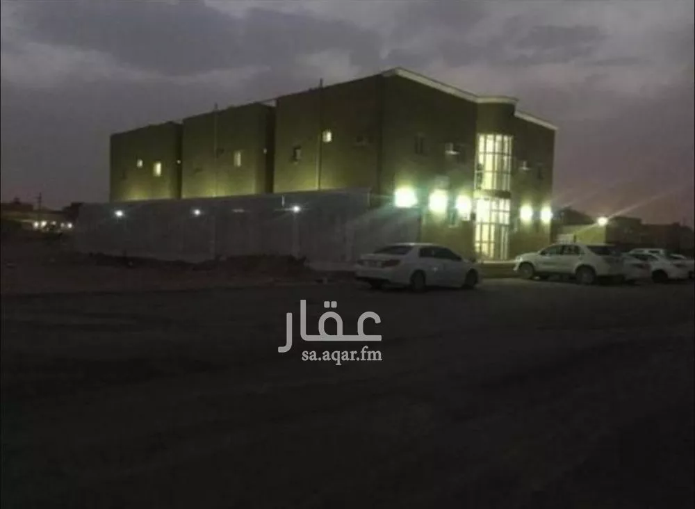 عمارة للبيع في شارع حارث ابن النعمان, حي ضاحية الملك فهد, مدينة عرعر, منطقة الحدود الشماليه 1 صورة