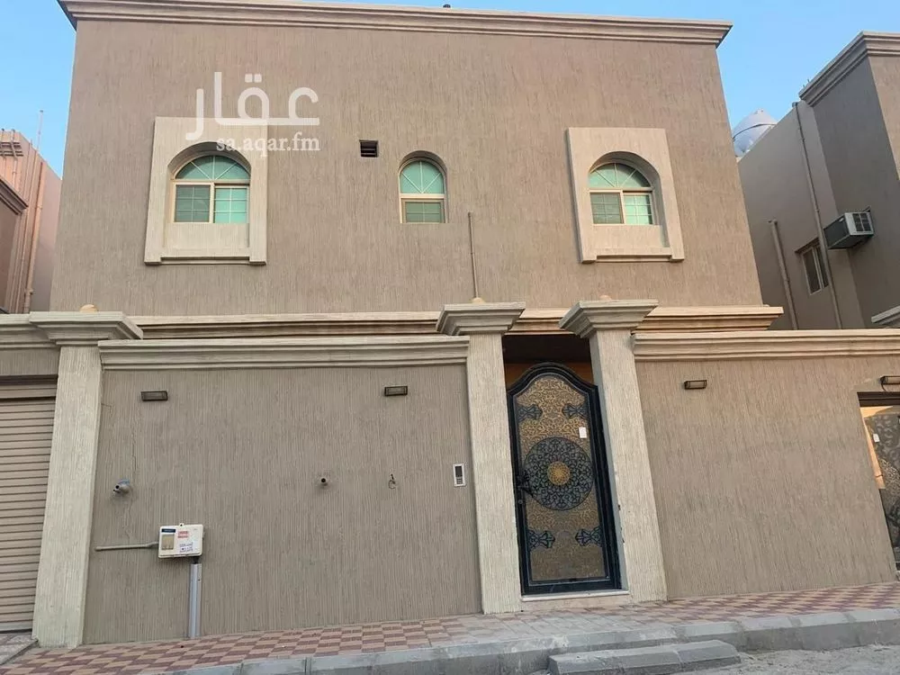 فيلا للبيع في شارع النضير بن الحارث, حي التحلية, مدينة الخبر, المنطقة الشرقية 1 صورة