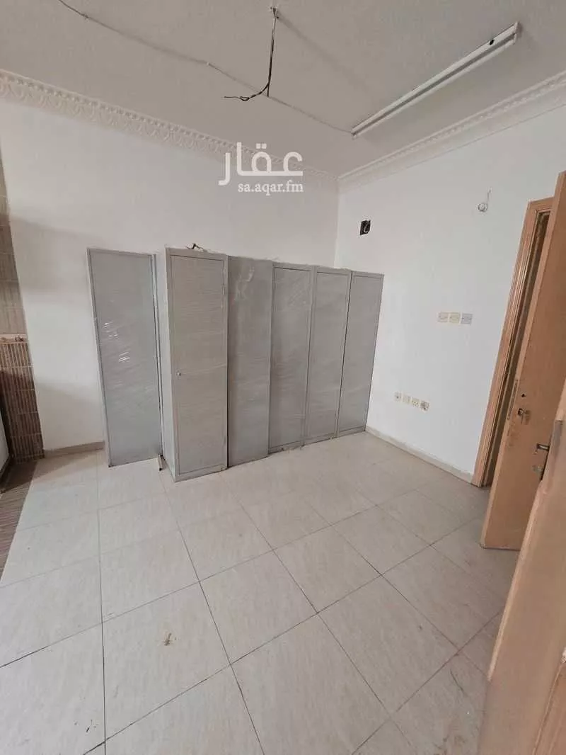 شقة للإيجار في شارع الشيخ محمد بن ابراهيم, حي ظهرة العودة شرق, مدينة امارة منطقة الرياض - الدرعيه, منطقة الرياض 1 صورة