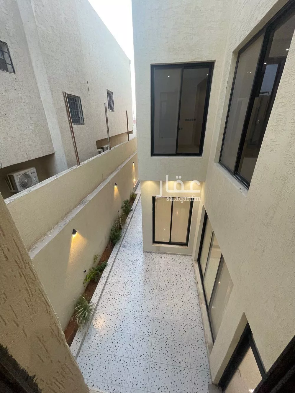 فيلا للبيع في شارع أبي عثمان المازني ، حي المهدية ، الرياض ، منطقة الرياض 1 صورة