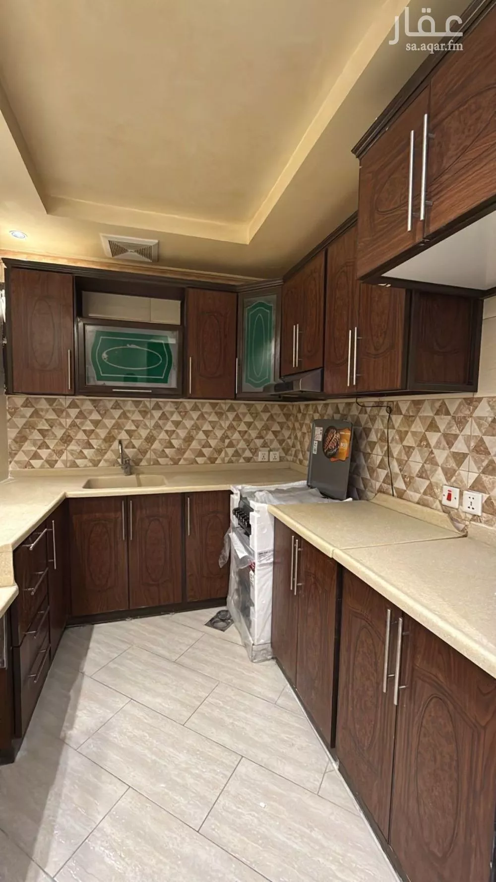 عمارة للإيجار في شارع السيده عائشه, حي الشرفية, مدينة جدة, منطقة مكة المكرمة 1 صورة