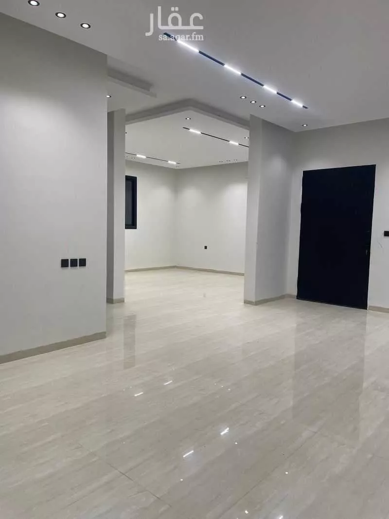 فيلا للبيع في شارع عبدالرحمن بن داود ، حي الرمال ، الرياض ، منطقة الرياض 1 صورة