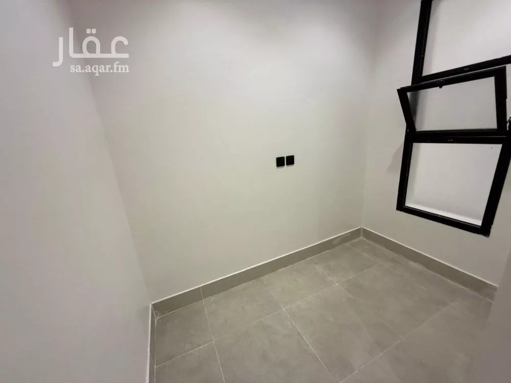 فيلا للبيع في شارع الناعمة, حي اليرموك, مدينة الرياض, منطقة الرياض 1 صورة