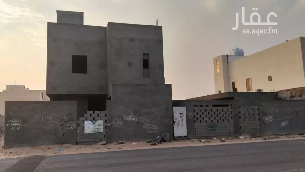 فيلا للبيع في شارع النسور, حي الصقور, مدينة الاحساء, المنطقة الشرقية 1 صورة