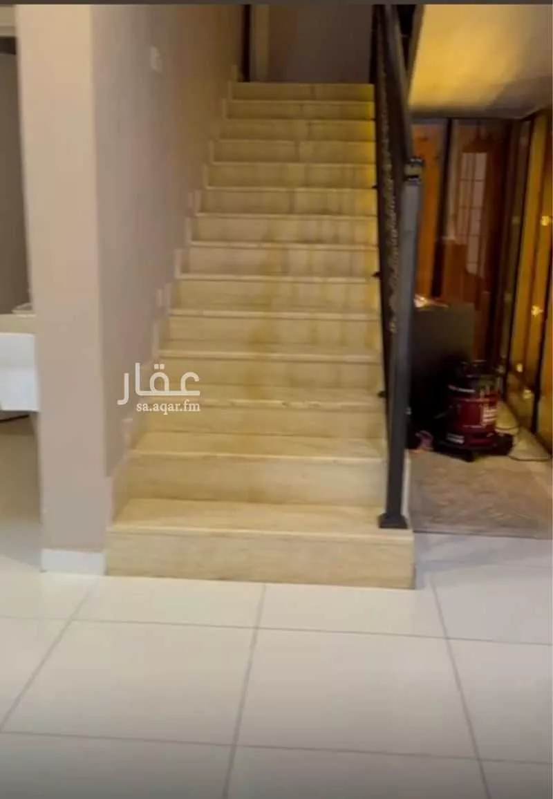 فيلا للبيع في شارع ابن غنائم, حي المهدية, مدينة الرياض, منطقة الرياض 1 صورة