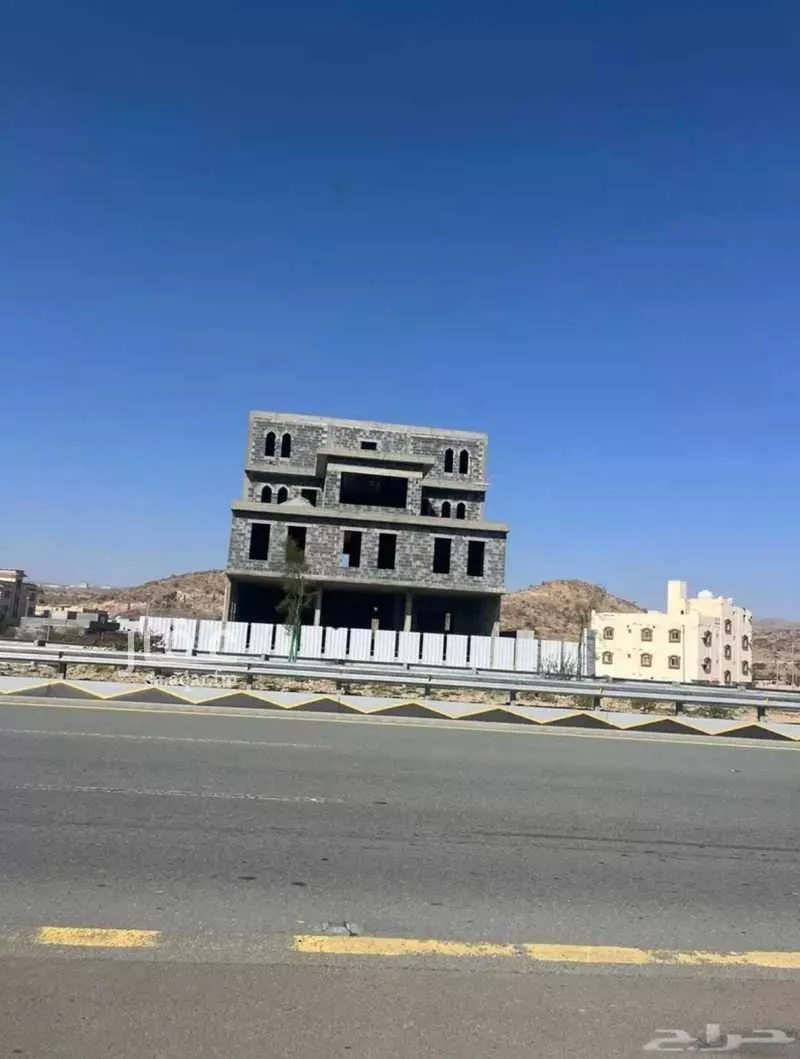 عمارة للإيجار في شارع طريق الملك فهد, حي الشروق, مدينة الباحة, منطقة الباحة 1 صورة