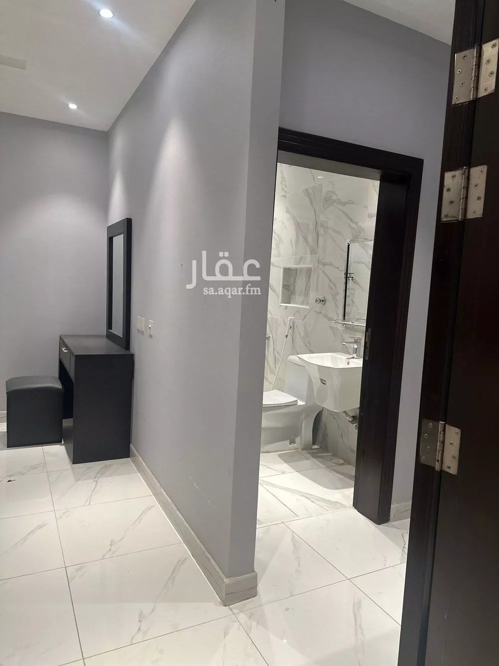 عمارة للإيجار في شارع صالح بن عباس, حي الزمرد, مدينة جدة, منطقة مكة المكرمة 1 صورة