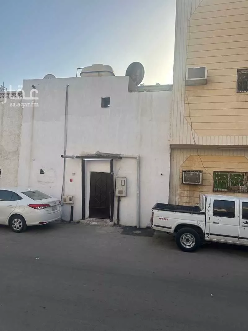 فيلا للبيع في شارع عمر أبي حفص, حي الجرادية, مدينة الرياض, منطقة الرياض 1 صورة