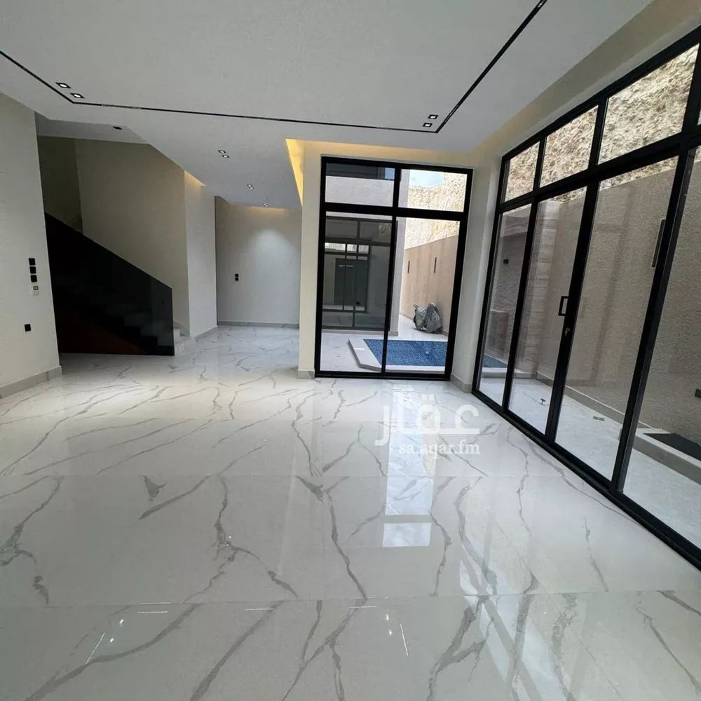 فيلا للبيع في شارع محمد بن شاكر الكتبي, حي النرجس, مدينة الرياض, منطقة الرياض 1 صورة