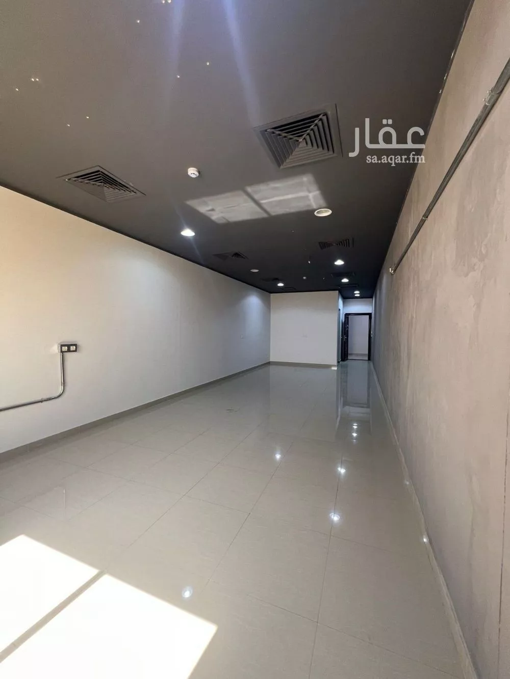 مكتب تجاري للإيجار في شارع ابي بكر الصديق, حي النرجس, مدينة الرياض, منطقة الرياض 1 صورة